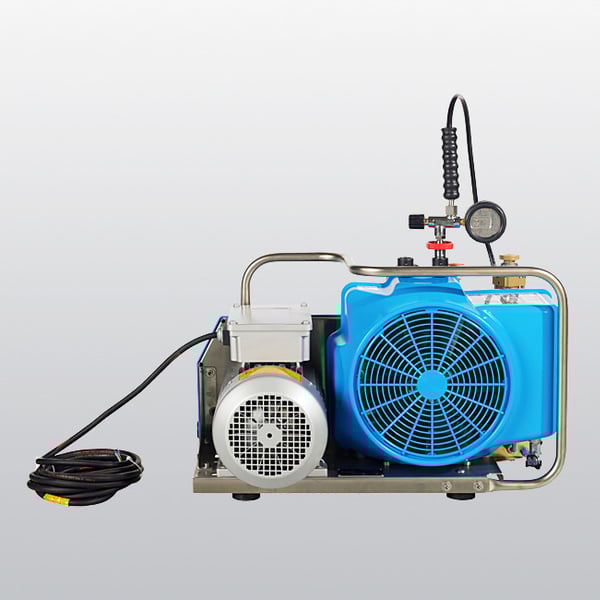https://26915817.fs1.hubspotusercontent-eu1.net/hubfs/26915817/sarlin_website/products/Bauer-Oceanus-hengitysilmakompressori-ja-virtajohto.jpg