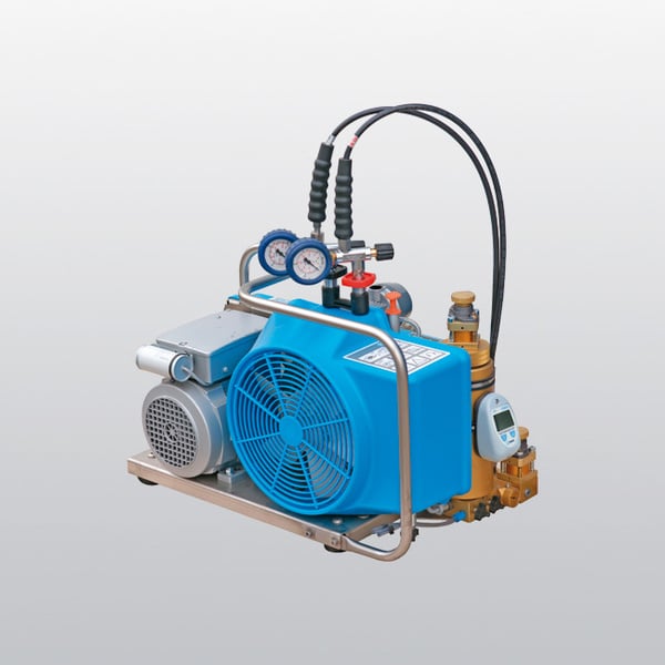 https://26915817.fs1.hubspotusercontent-eu1.net/hubfs/26915817/sarlin_website/products/Bauer-Oceanus-hengitysilmakompressori-saehkoemoottori.jpg